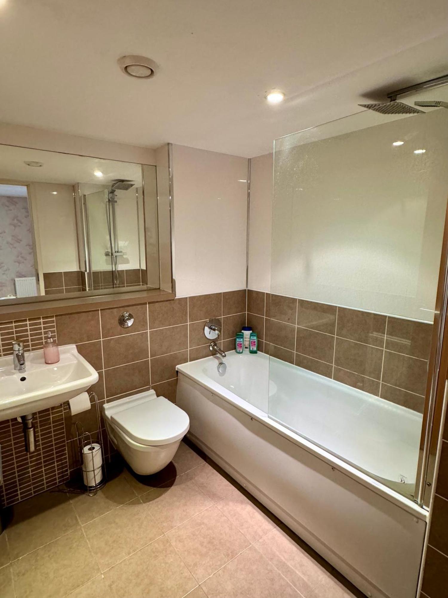 Merchant City Luxury 2 Bedroom Apartment With Secure Parking Available On Request Glasgow Dış mekan fotoğraf
